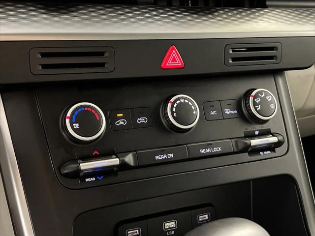 2022 Kia Carnival MPV LX Seat Package