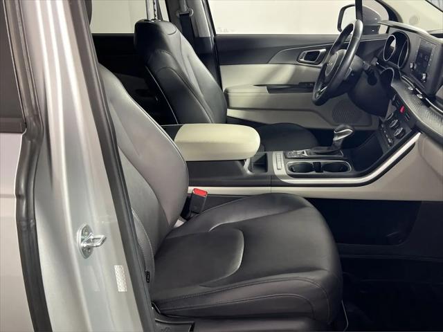 2022 Kia Carnival MPV LX Seat Package