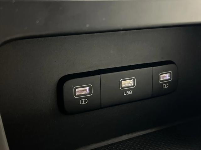 2022 Kia Carnival MPV LX Seat Package