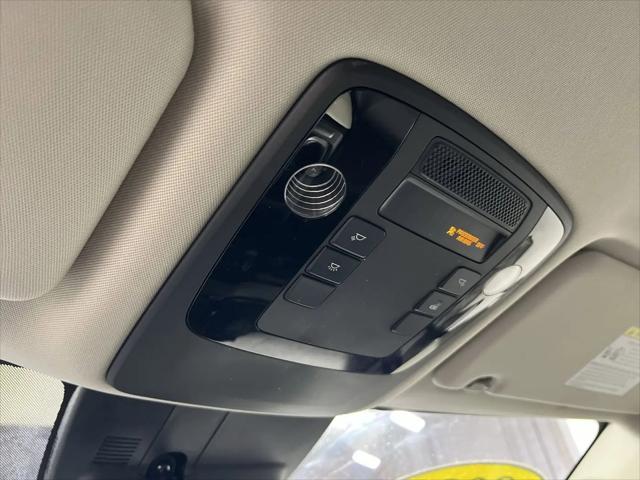 2022 Kia Carnival MPV LX Seat Package