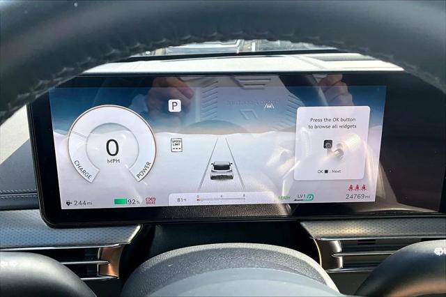 2024 Genesis GV60 Advanced AWD