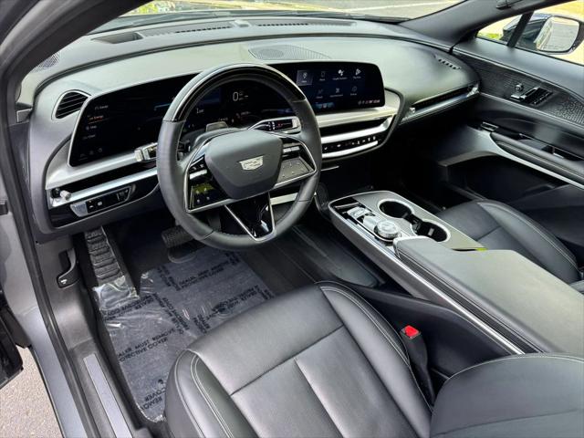 2023 Cadillac iQ AWD Luxury