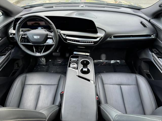 2023 Cadillac iQ AWD Luxury