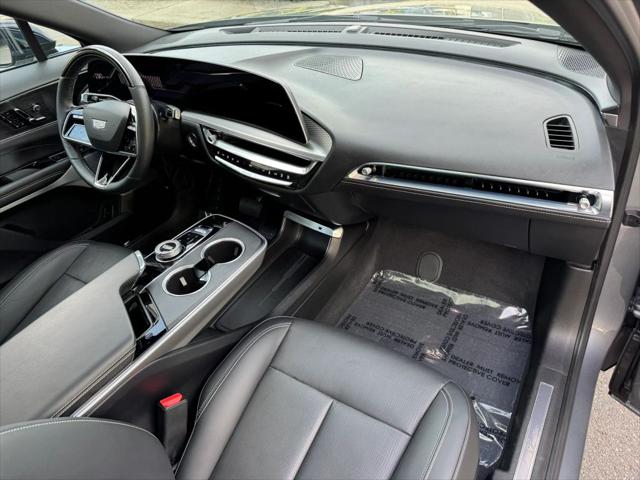 2023 Cadillac iQ AWD Luxury