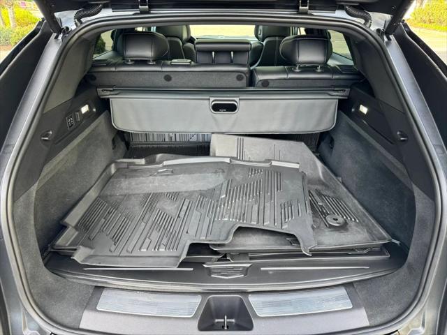 2023 Cadillac iQ AWD Luxury