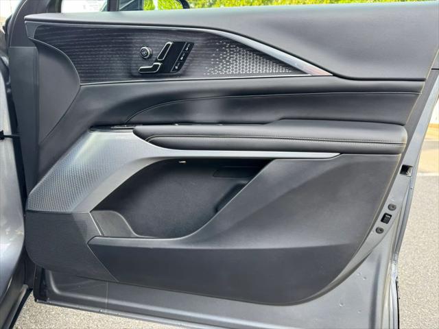 2023 Cadillac iQ AWD Luxury
