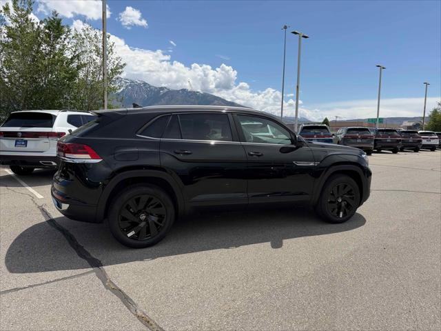 2026 Volkswagen Atlas Cross Sport SE with Technology
