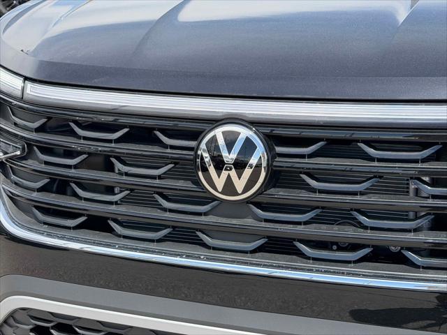 2026 Volkswagen Atlas Cross Sport SE with Technology