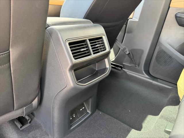 2026 Volkswagen Atlas Cross Sport SE with Technology