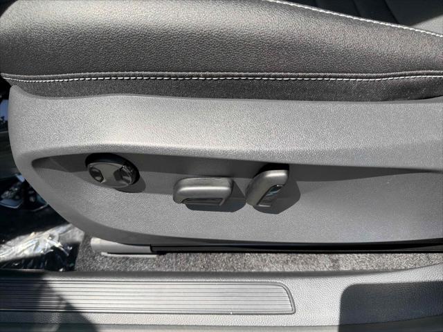 2026 Volkswagen Taos SEL