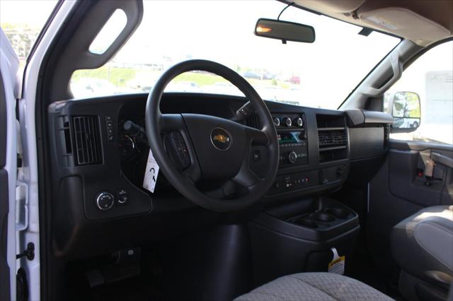 2026 Chevrolet Express Cargo Van 2500 Regular Wheelbase, WT, RWD