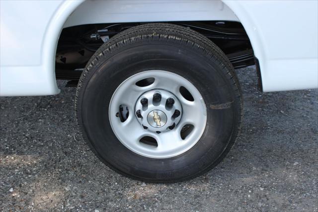 2026 Chevrolet Express Cargo Van 2500 Regular Wheelbase, WT, RWD