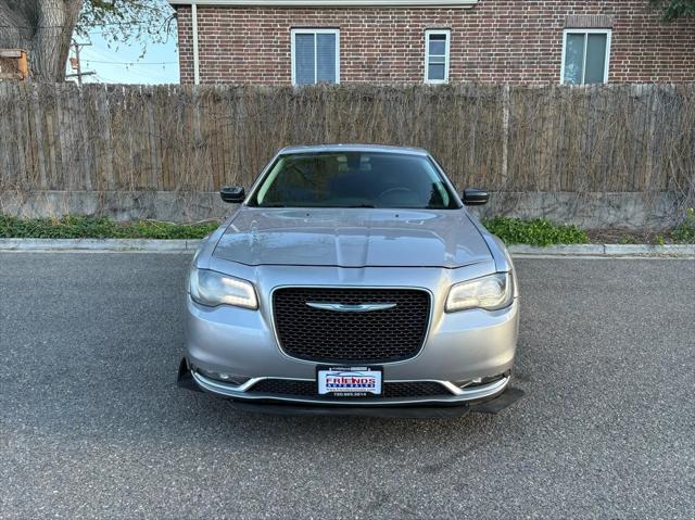 2017 Chrysler 300 AWD