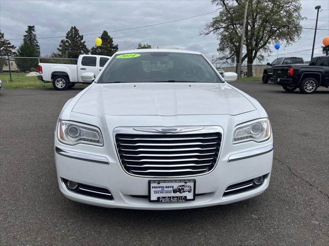 2014 Chrysler 300 Base 4dr Sedan