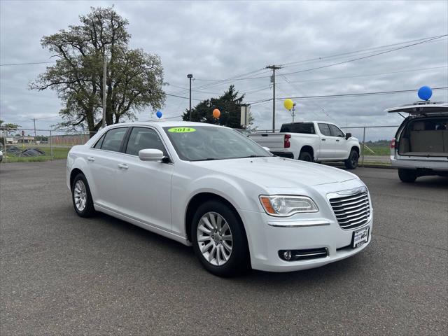 2014 Chrysler 300 Base 4dr Sedan