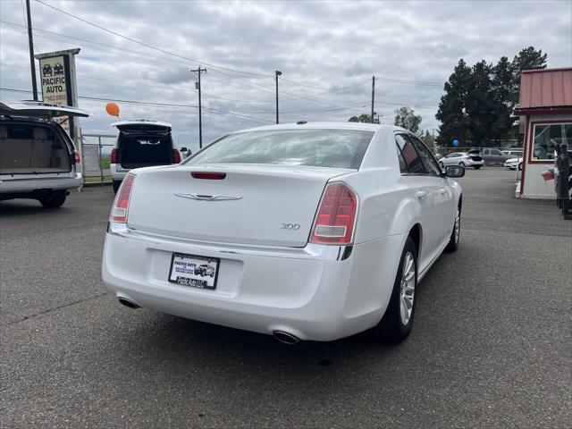 2014 Chrysler 300 Base 4dr Sedan