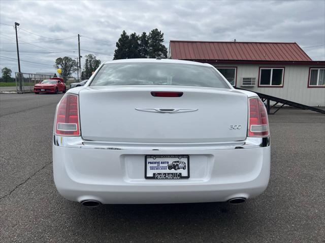 2014 Chrysler 300 Base 4dr Sedan
