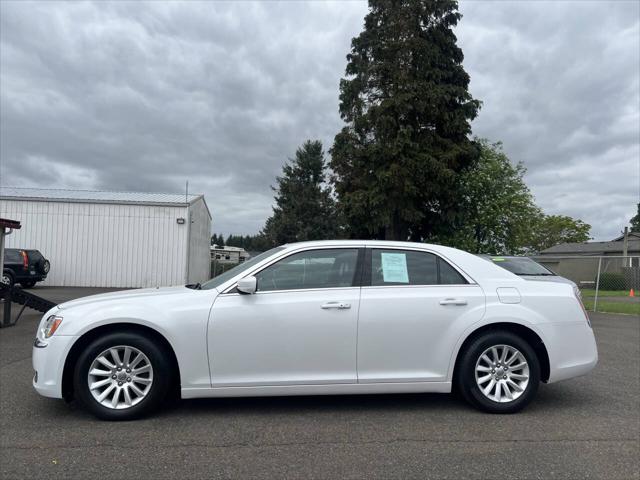 2014 Chrysler 300 Base 4dr Sedan