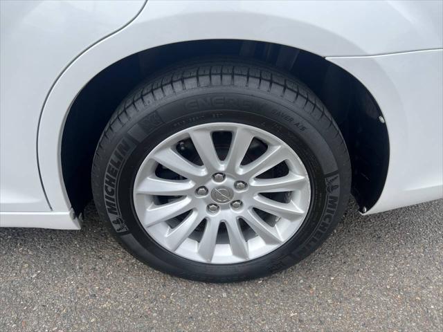 2014 Chrysler 300 Base 4dr Sedan