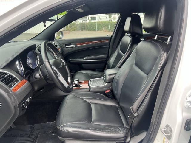 2014 Chrysler 300 Base 4dr Sedan