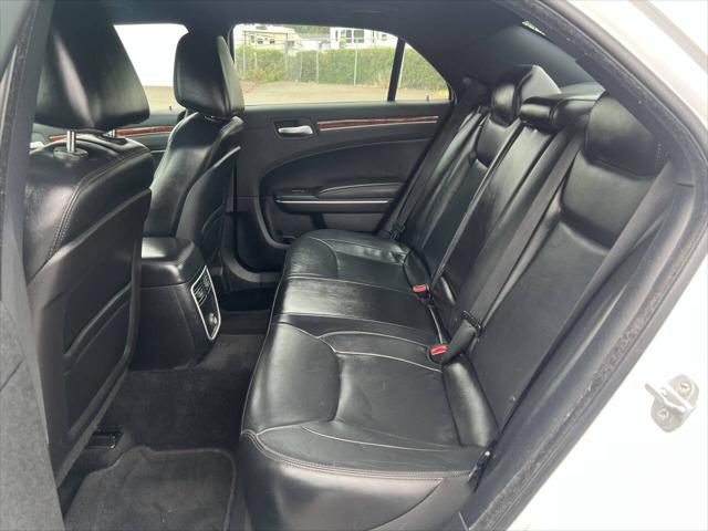 2014 Chrysler 300 Base 4dr Sedan