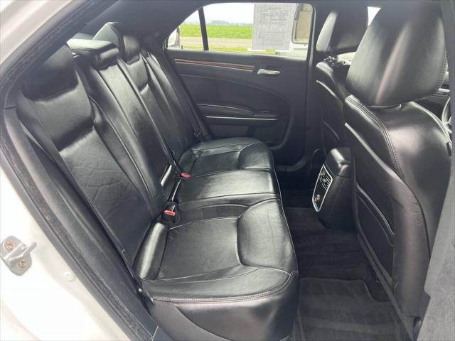 2014 Chrysler 300 Base 4dr Sedan