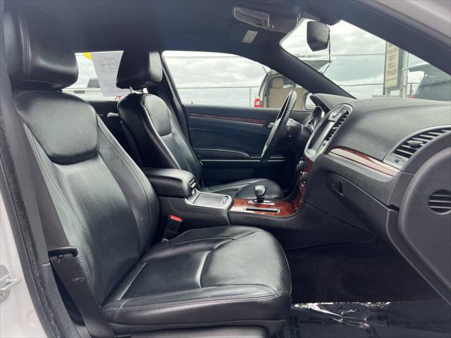 2014 Chrysler 300 Base 4dr Sedan