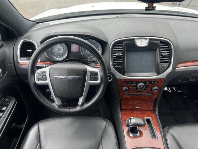 2014 Chrysler 300 Base 4dr Sedan