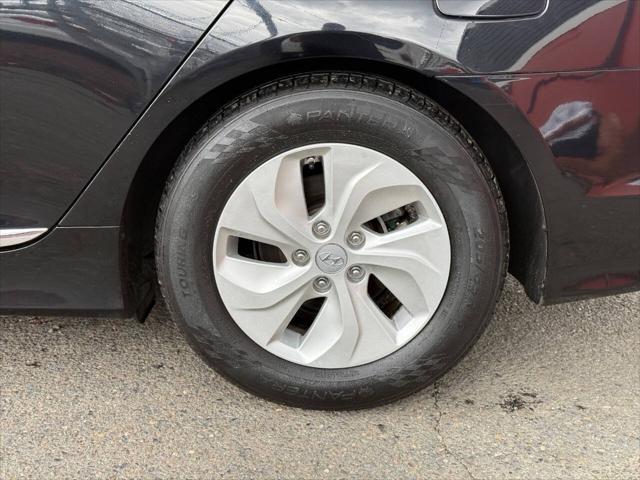 2014 Hyundai Sonata Hybrid Base 4dr Sedan