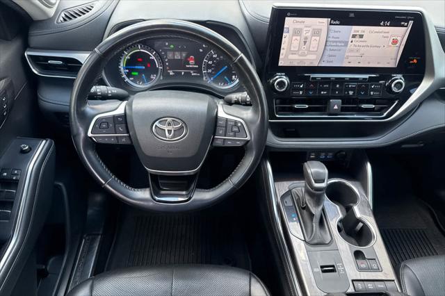 2022 Toyota Highlander Hybrid Platinum