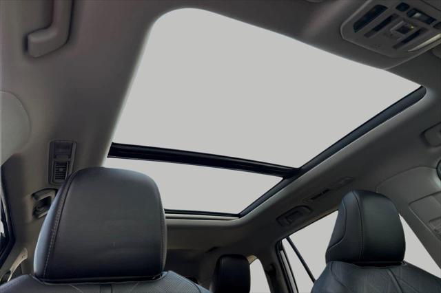 2022 Toyota Highlander Hybrid Platinum