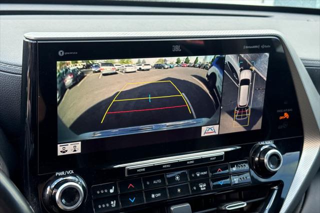 2022 Toyota Highlander Hybrid Platinum