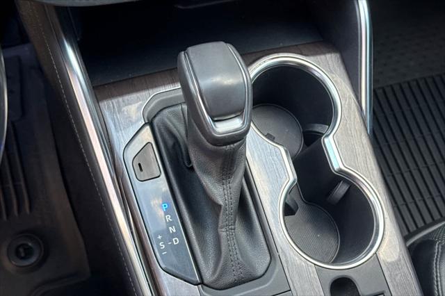 2022 Toyota Highlander Hybrid Platinum