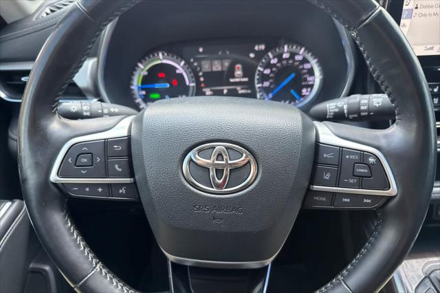 2022 Toyota Highlander Hybrid Platinum