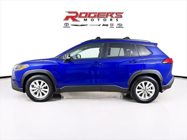 2025 Toyota Corolla Cross LE