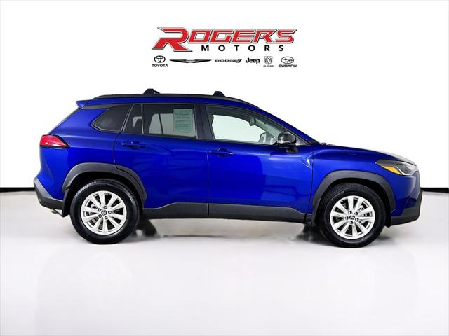 2025 Toyota Corolla Cross LE