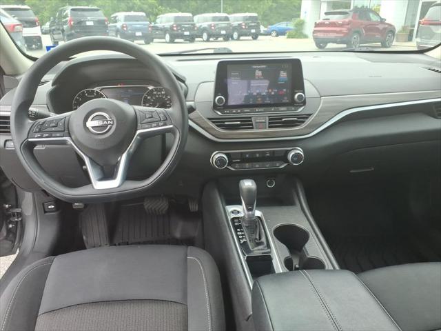 2025 Nissan Altima SV FWD