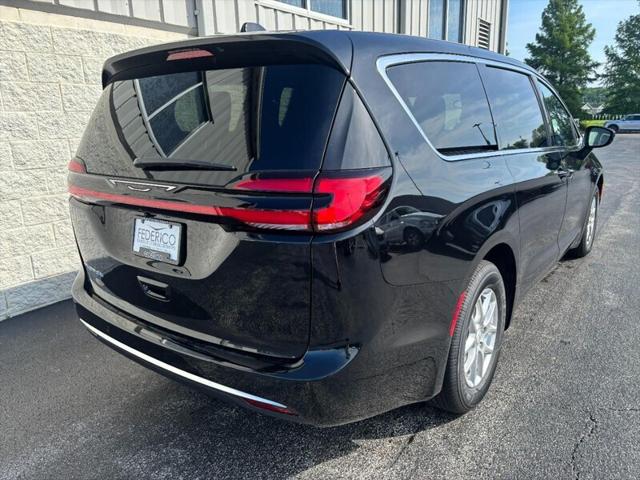 2027 Chrysler Pacifica PACIFICA SELECT