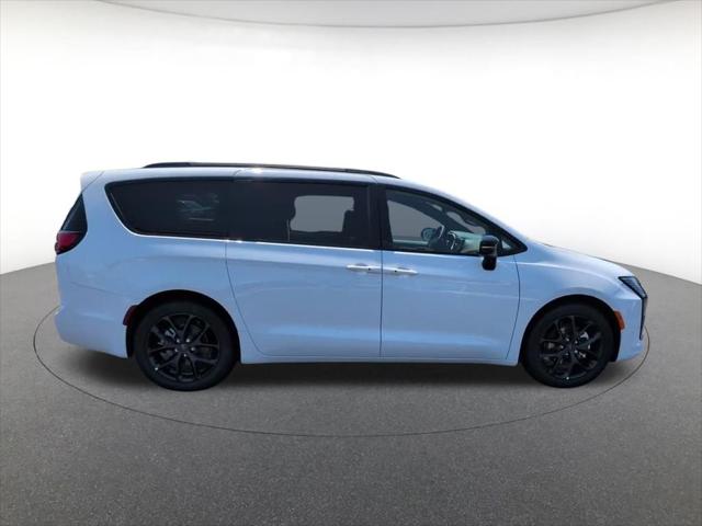 2027 Chrysler Pacifica PACIFICA LIMITED