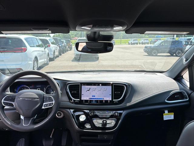 2027 Chrysler Pacifica PACIFICA SELECT