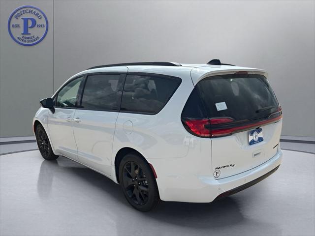 2027 Chrysler Pacifica Limited