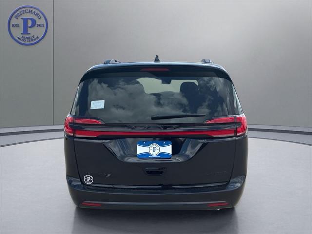 2027 Chrysler Pacifica Limited