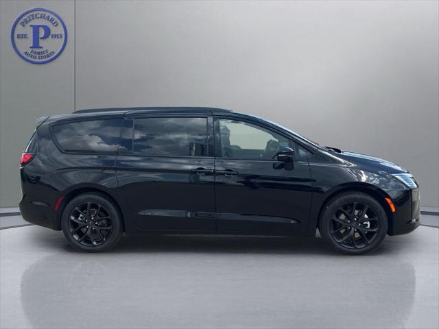 2027 Chrysler Pacifica Limited