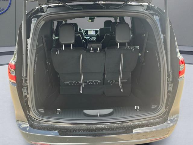 2027 Chrysler Pacifica Limited