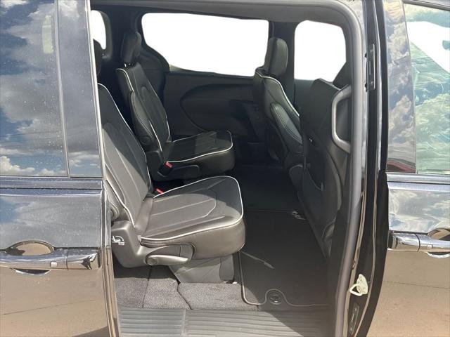 2027 Chrysler Pacifica Limited