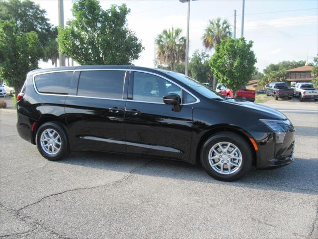 2027 Chrysler Pacifica PACIFICA SELECT