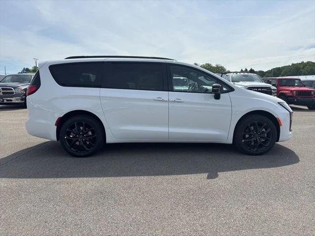 2027 Chrysler Pacifica PACIFICA LIMITED AWD 2027 Chrysler Pacifica PACIFICA LIMITED AWD