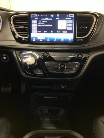2027 Chrysler Pacifica PACIFICA SELECT AWD