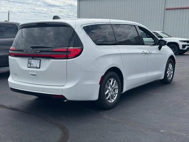 2027 Chrysler Pacifica PACIFICA SELECT