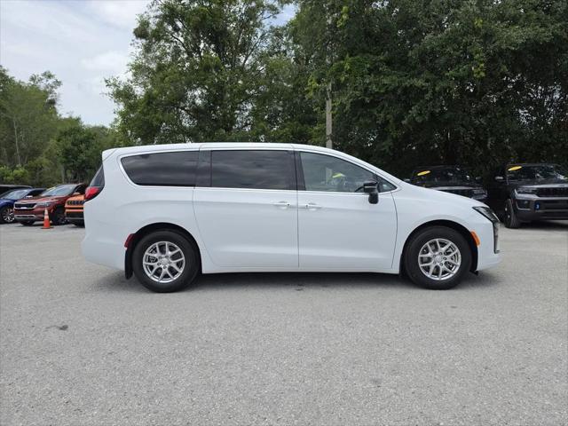 2027 Chrysler Pacifica PACIFICA SELECT